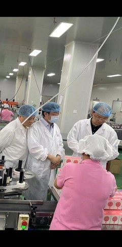 国家药品监督管理局戚柳彬副司长一行调研湖北研妆实业