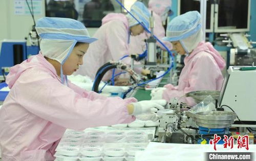 新春走基层 探访浙江上虞台企生产车间 人机协作加速 开门红